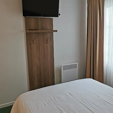 Hotel Fasthotel Paris Ouest