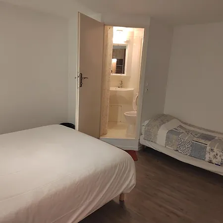 호텔 Fasthotel Paris Ouest 2*