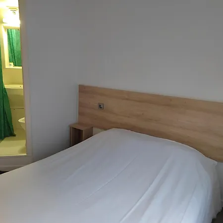 Fasthotel Paris Ouest 2* Bouafle