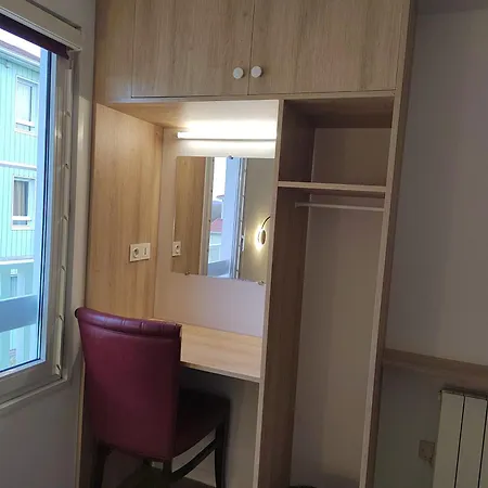 Hotel Fasthotel Paris Ouest