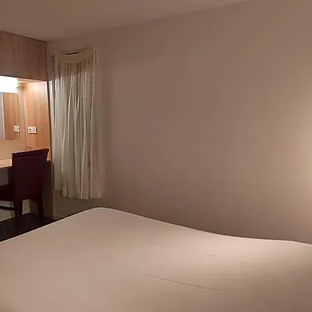 Fasthotel Paris Ouest 2* Bouafle