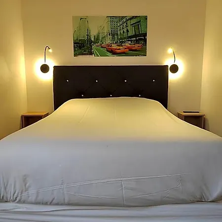 Hotel Fasthotel Paris Ouest 2*