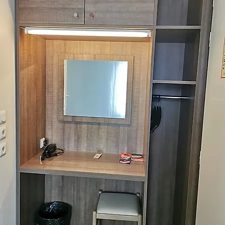 Fasthotel Paris Ouest Hotel
