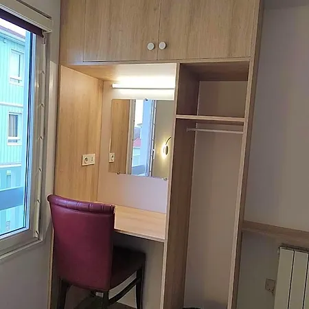 Fasthotel Paris Ouest
