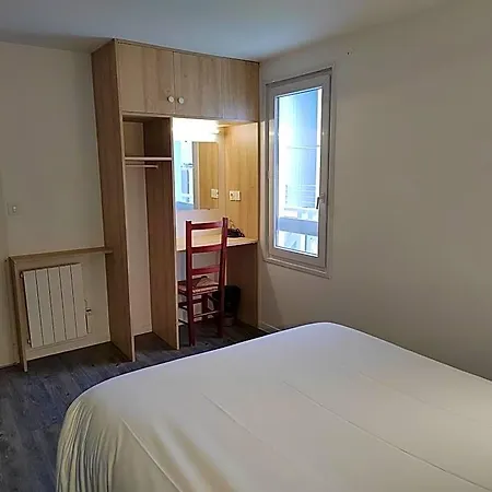 Hotel Fasthotel Paris Ouest