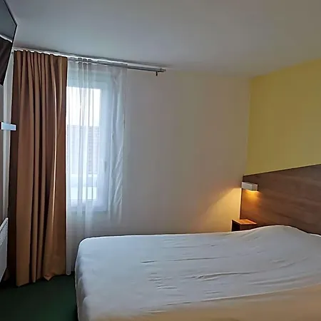 Hotel Fasthotel Paris Ouest