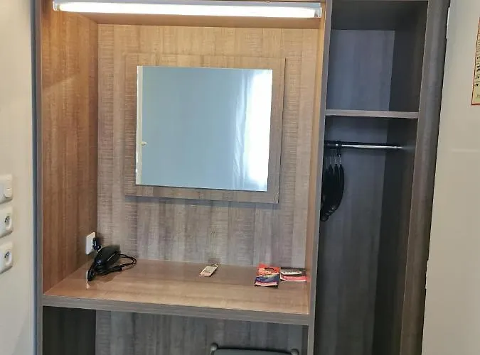 Hotel Fasthotel Paris Ouest