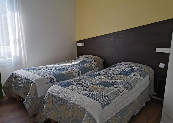 Hotel Fasthotel Paris Ouest 2*