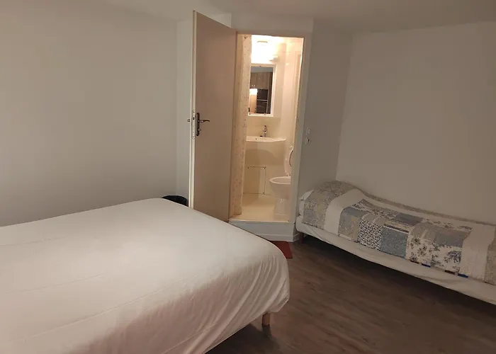 Hotel Fasthotel Paris Ouest 2*